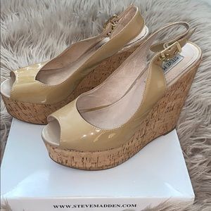 Steve Madden patent leather nude wedges 8
